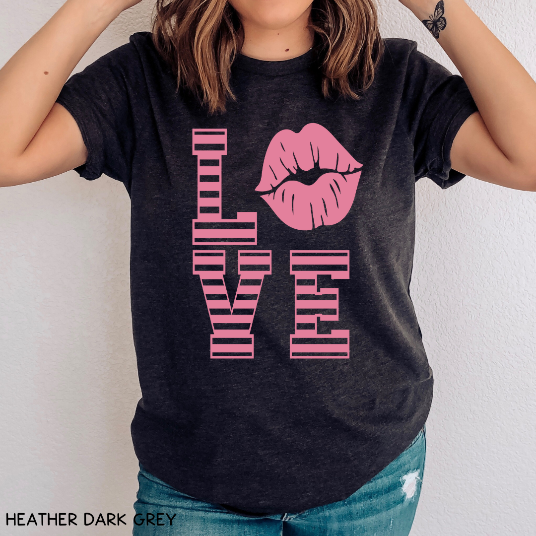 Valentines - LOVE Kiss - Unisex Adult Tee