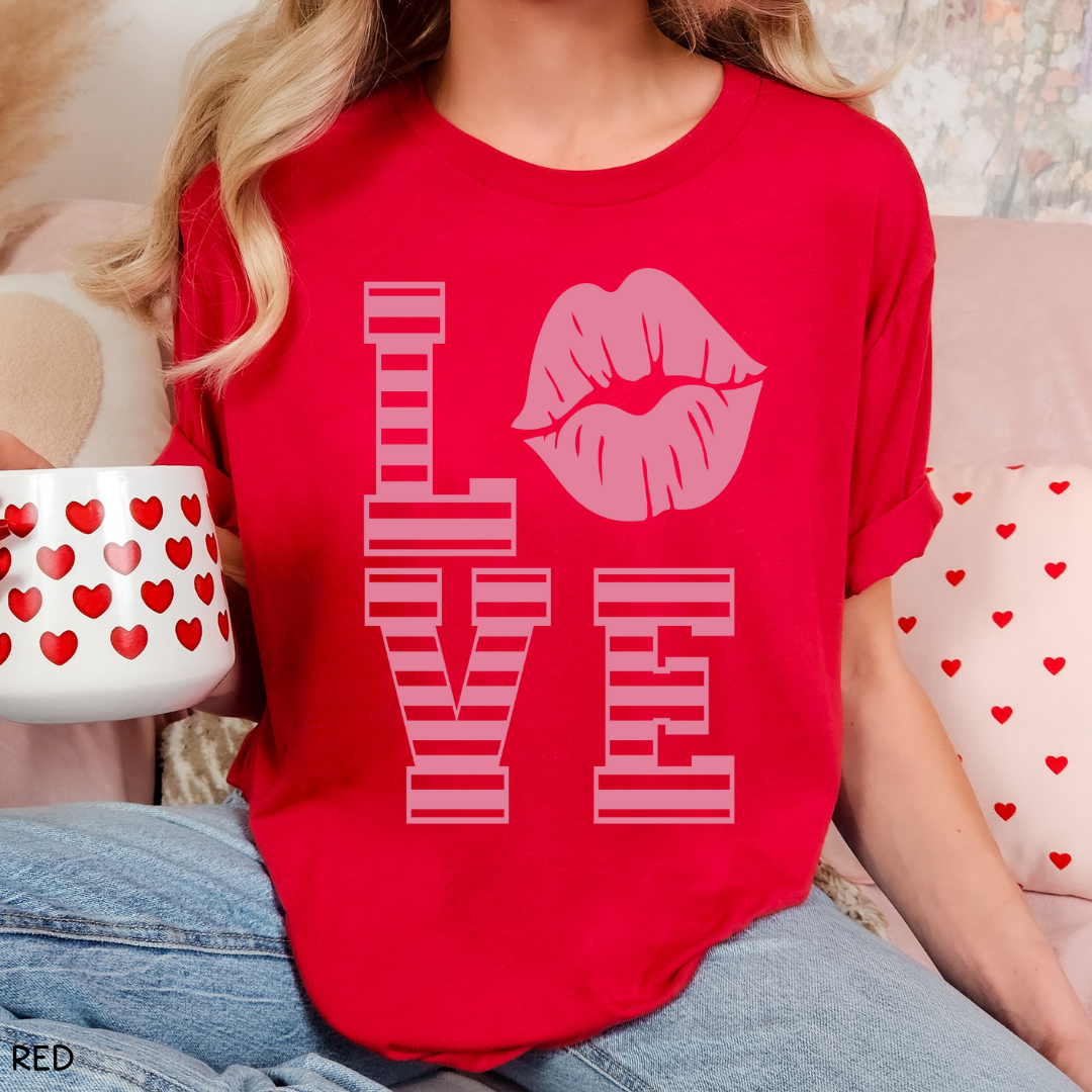 Valentines - LOVE Kiss - Unisex Adult Tee