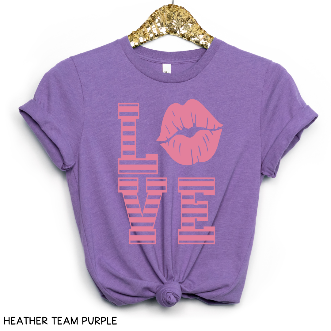 Valentines - LOVE Kiss - Unisex Adult Tee