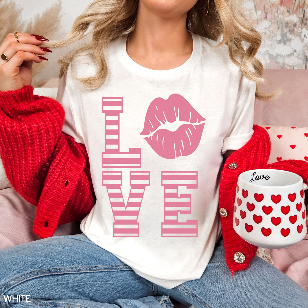 Valentines - LOVE Kiss - Unisex Adult Tee