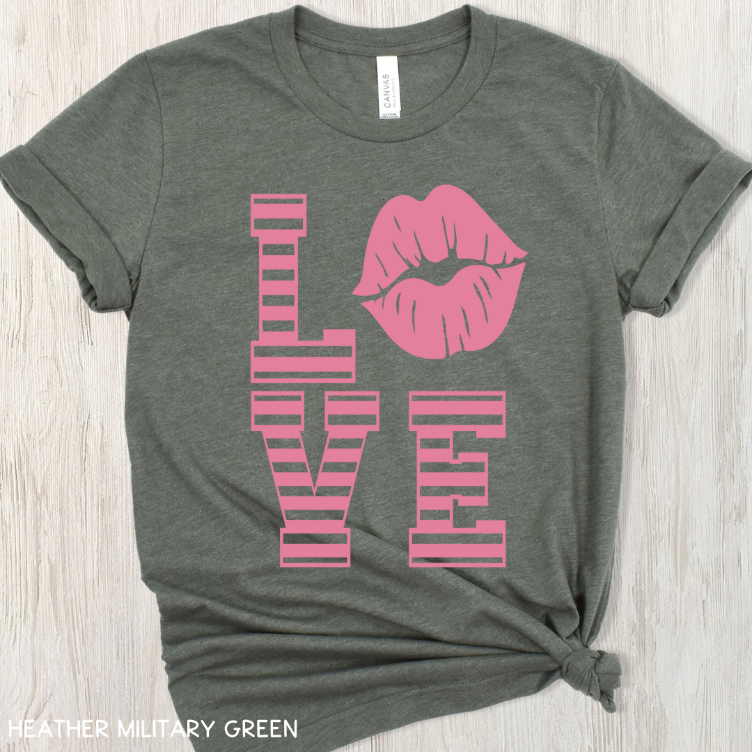 Valentines - LOVE Kiss - Unisex Adult Tee