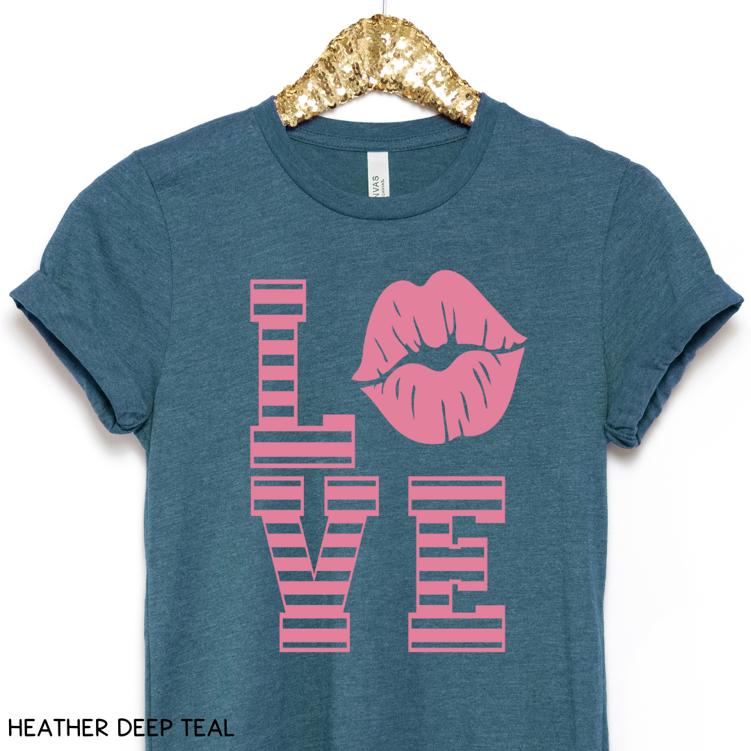 Valentines - LOVE Kiss - Unisex Adult Tee