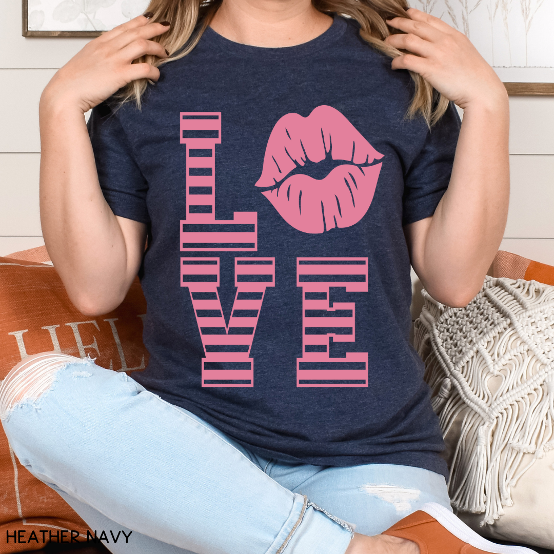 Valentines - LOVE Kiss - Unisex Adult Tee