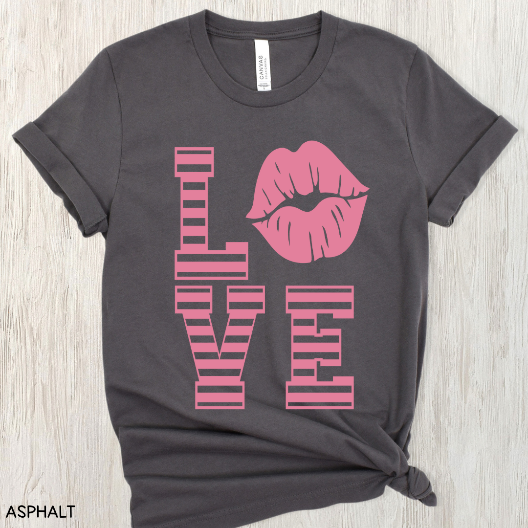 Valentines - LOVE Kiss - Unisex Adult Tee